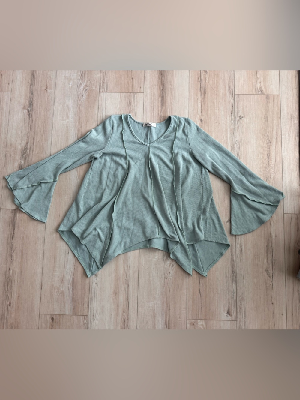 Women’s Three Bird Nest Golden Hour Long Bell Sleeve.